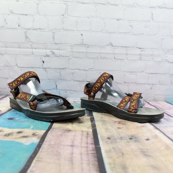 Lizard Red Black Printed Ankle Strap Athletic Hiking Sandals Size 46 US 12 - Picture 3 of 9